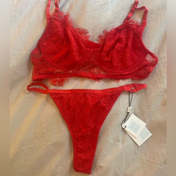 Martina Set - Picture 2 of 4